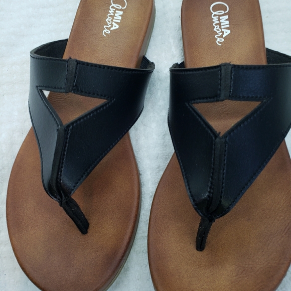 mia amore memory foam sandals